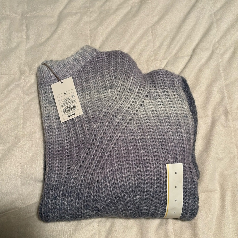 NWT Women’s target purple ombré sweater